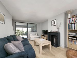 Reception Room- click for photo gallery